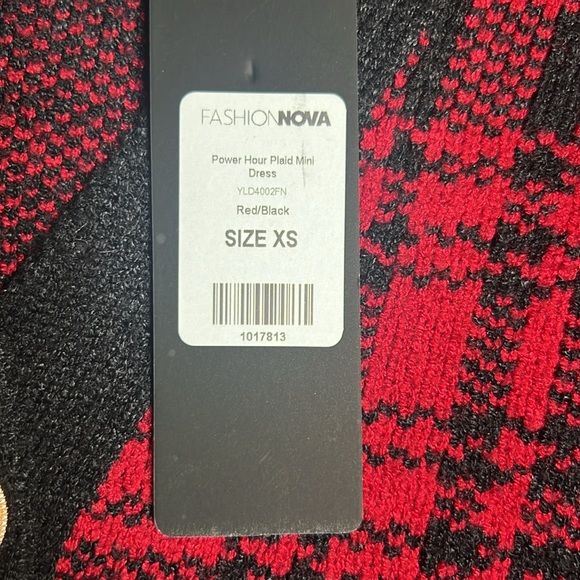 dress with beautiful buttons new with tags - Picture 5 of 5